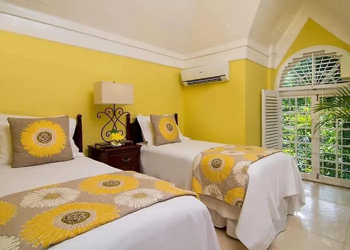 Sprawling 7br Overlooking The Sea Pool Hot Tub & Access * Montego Bay