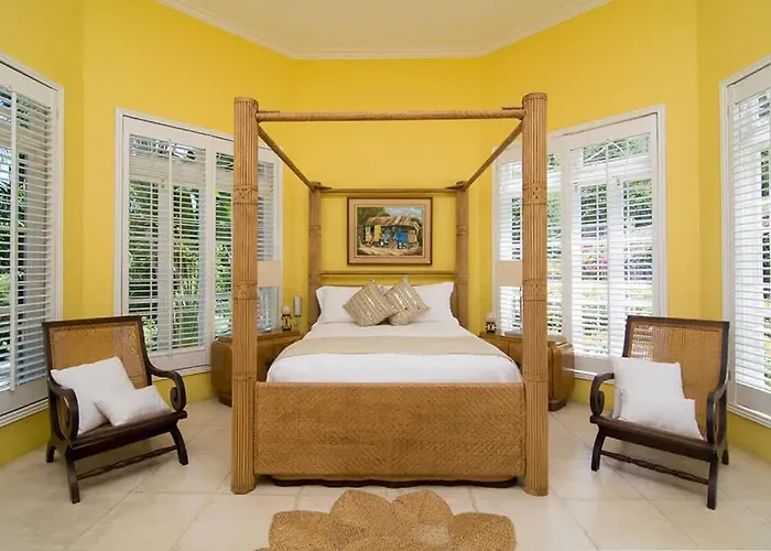 Villa Sprawling 7br Overlooking The Sea Pool Hot Tub & Access Montego Bay