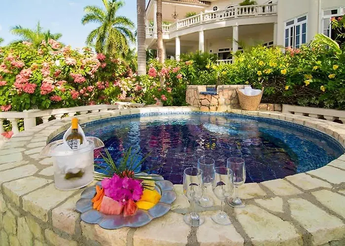 Sprawling 7br Overlooking The Sea Pool Hot Tub & Access