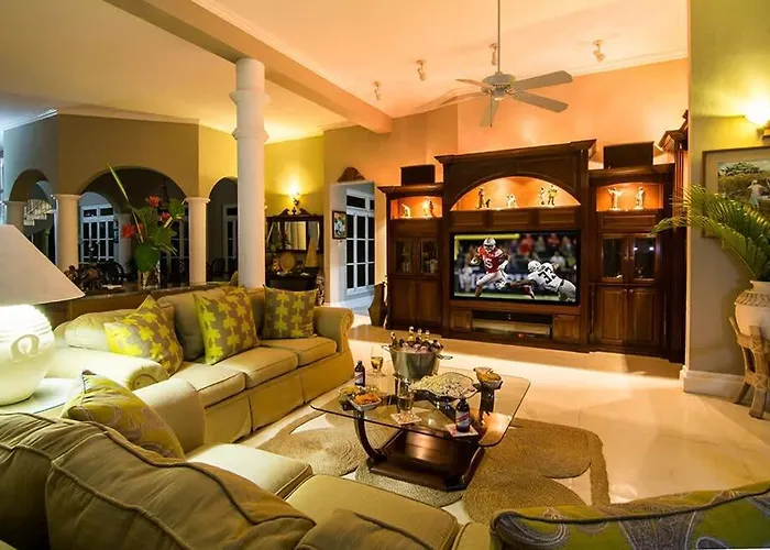 Villa Sprawling 7br Overlooking The Sea Pool Hot Tub & Access *
