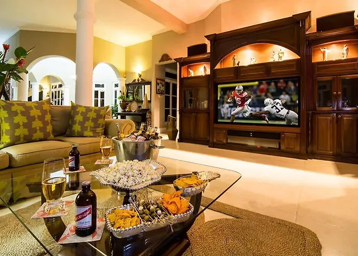 Villa Sprawling 7br Overlooking The Sea Pool Hot Tub & Access