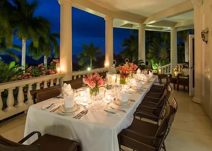 Sprawling 7br Overlooking The Sea Pool Hot Tub & Access Villa *