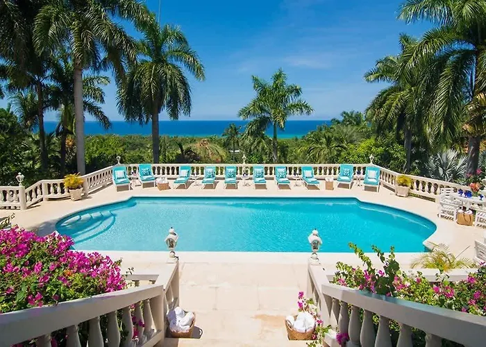 Sprawling 7br Overlooking The Sea Pool Hot Tub & Access Villa Montego Bay