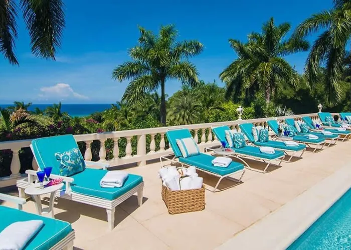 Sprawling 7br Overlooking The Sea Pool Hot Tub & Access Villa