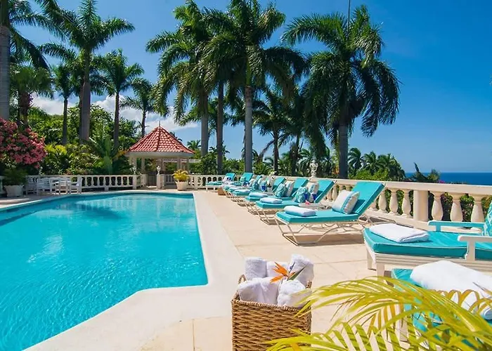 Sprawling 7br Overlooking The Sea Pool Hot Tub & Access * Montego Bay