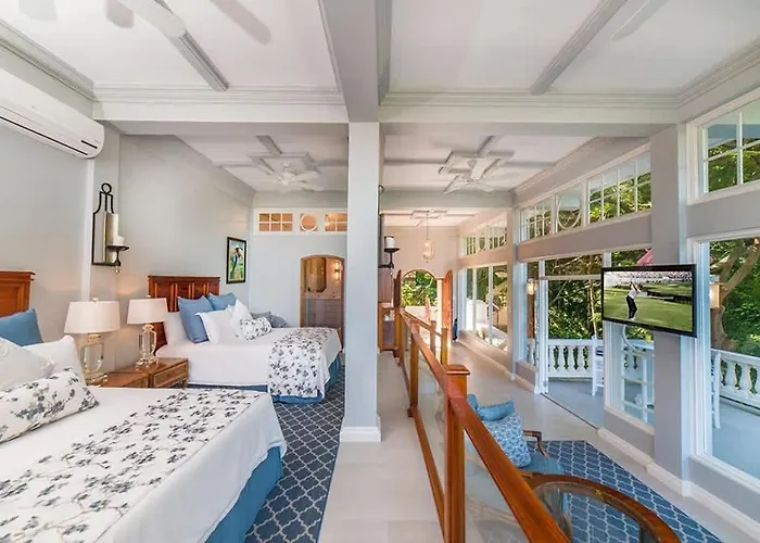 Sprawling 7br Overlooking The Sea Pool Hot Tub & Access * Montego Bay