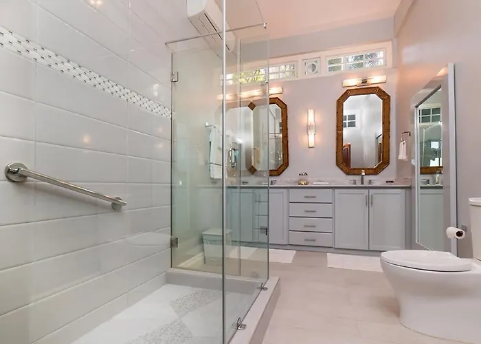 Villa Sprawling 7br Overlooking The Sea Pool Hot Tub & Access